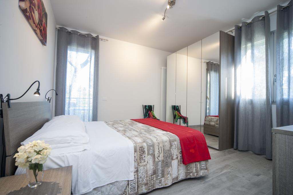 Appartamenti Residence Giardini 리치오네 외부 사진