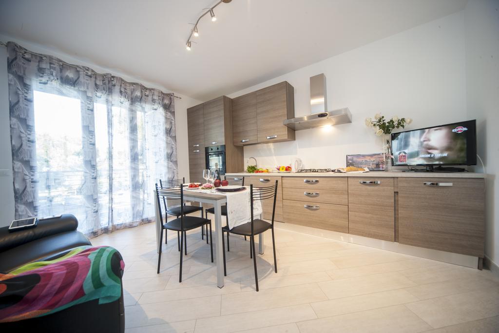 Appartamenti Residence Giardini 리치오네 외부 사진