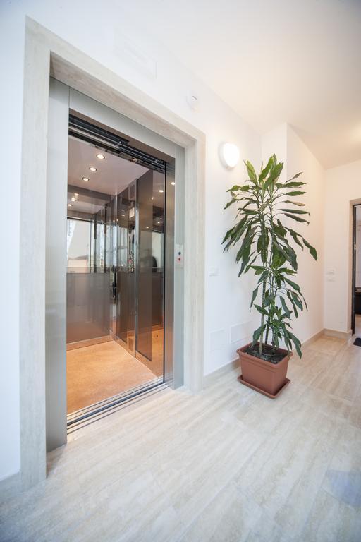 Appartamenti Residence Giardini 리치오네 외부 사진