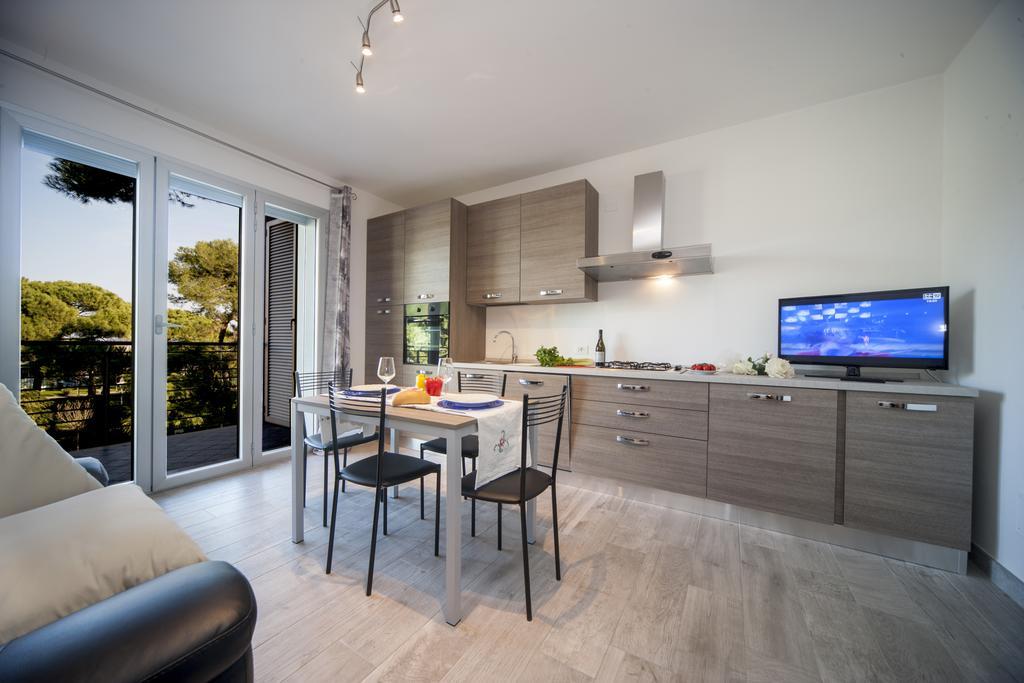 Appartamenti Residence Giardini 리치오네 외부 사진