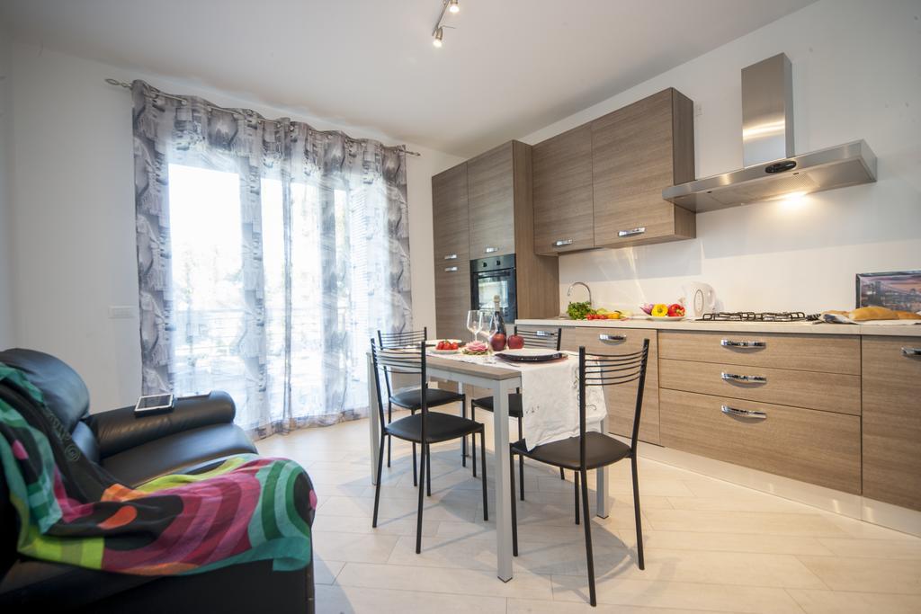 Appartamenti Residence Giardini 리치오네 외부 사진