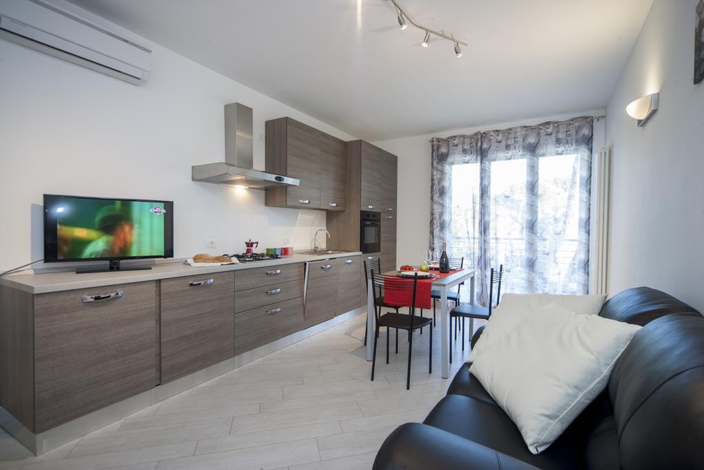 Appartamenti Residence Giardini 리치오네 외부 사진