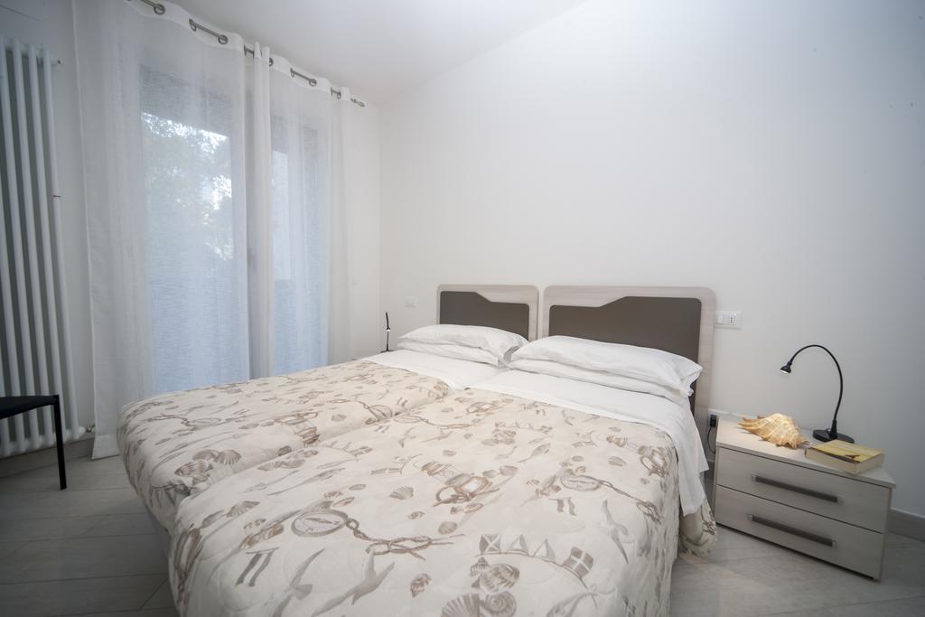 Appartamenti Residence Giardini 리치오네 외부 사진