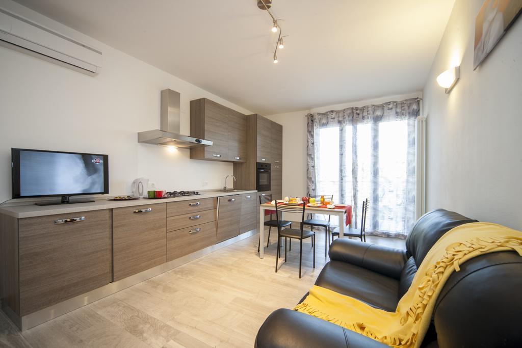 Appartamenti Residence Giardini 리치오네 외부 사진